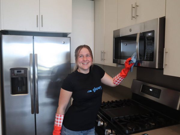 Glowy professional cleaning microwave